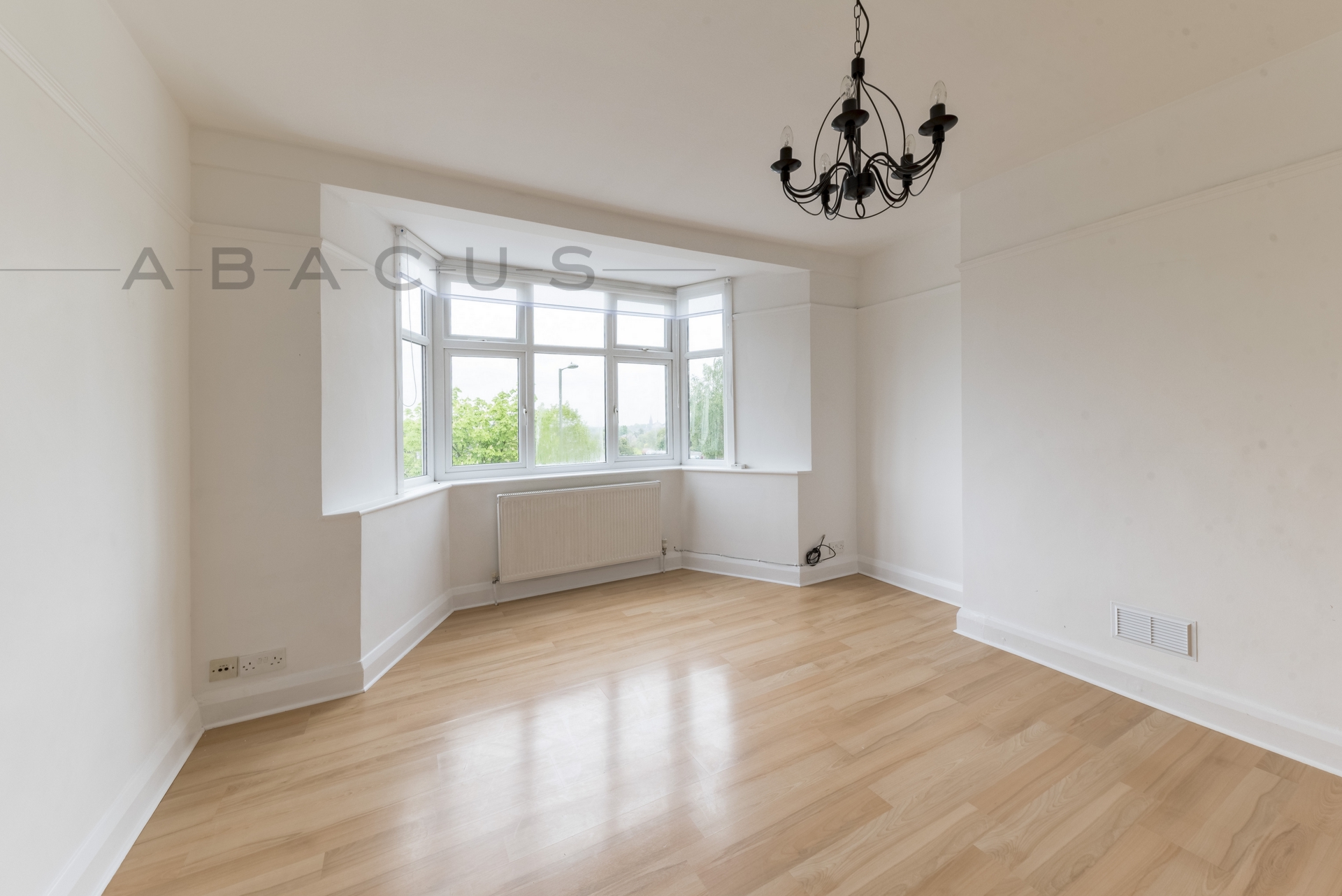 2 Bedroom Flat to rent in , London, N2