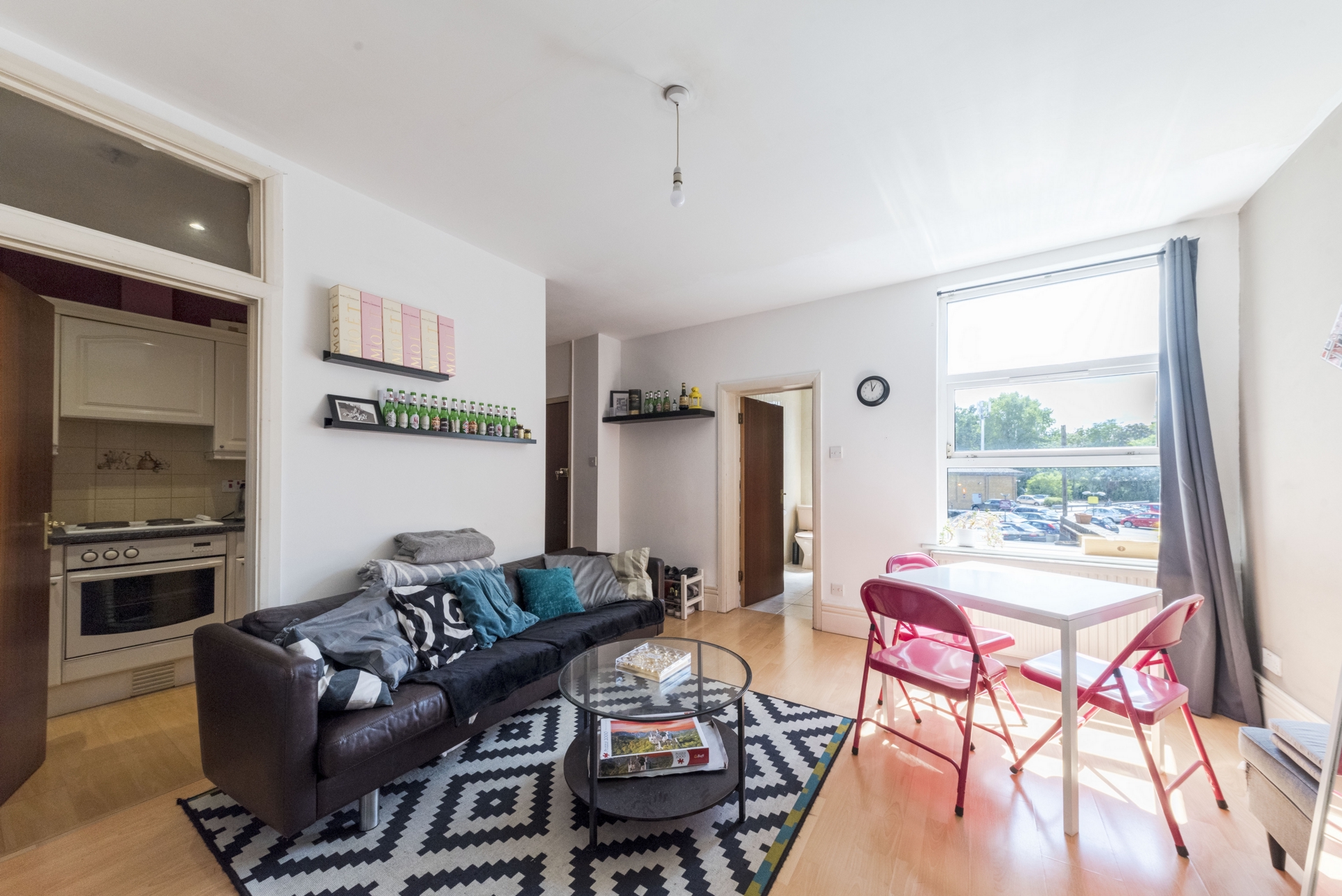 2 Bedroom Flat to rent in High Road, Willesden Green, London, NW10