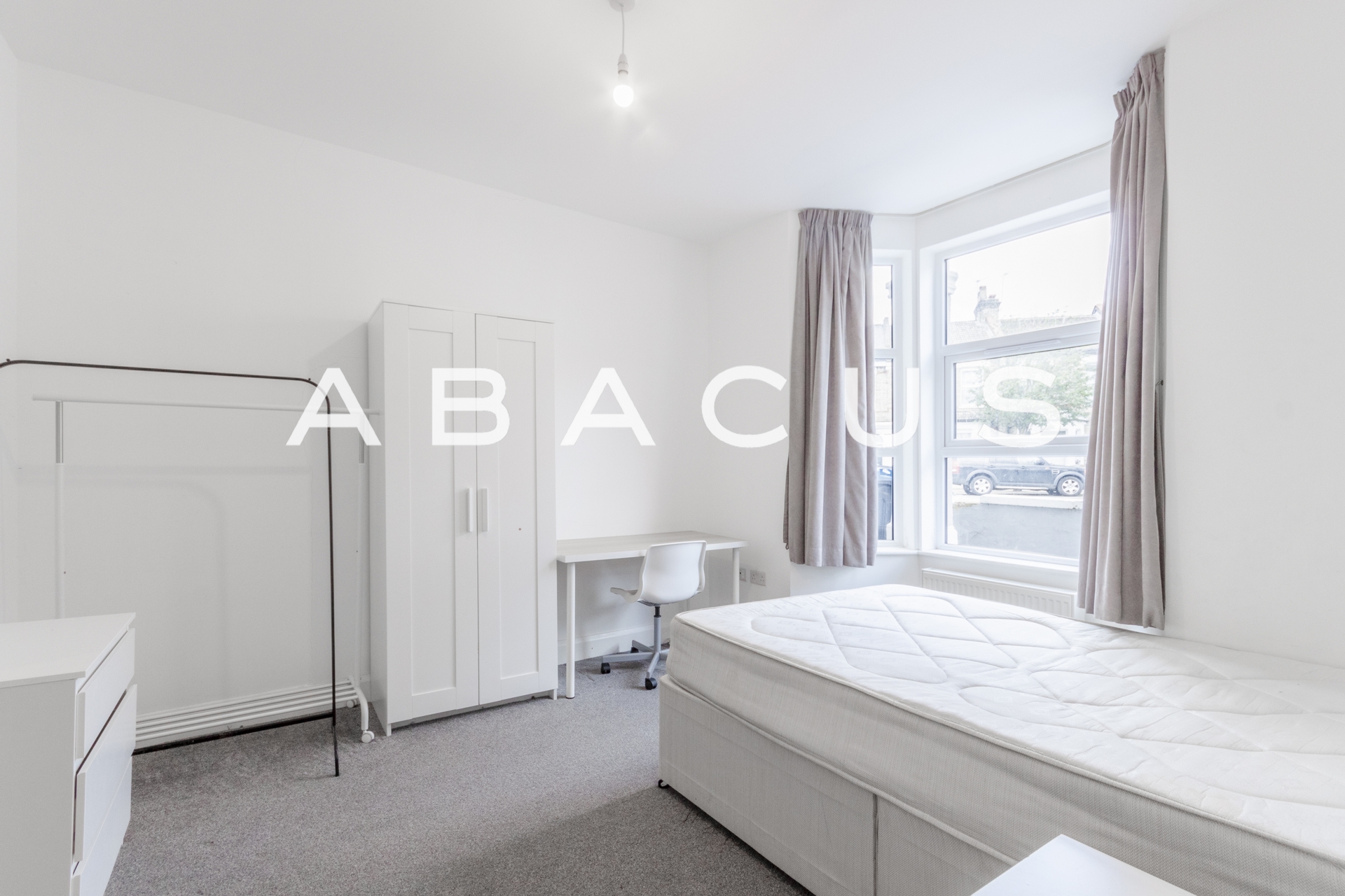 Studio to rent in Kensal Green, London, NW10