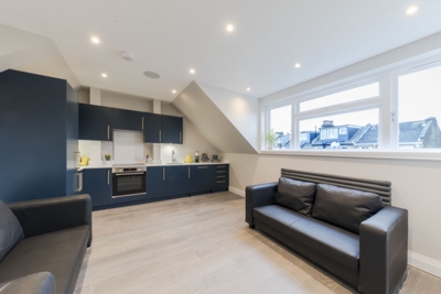 2 Bedroom Flat to rent in Malvern Road, Kilburn Park, London, NW6
