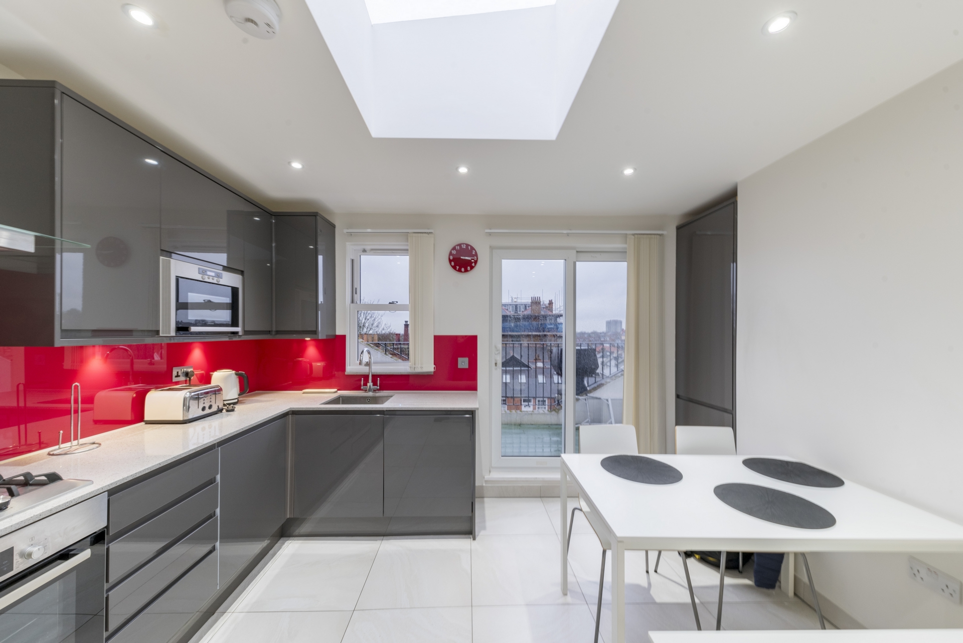 1 Bedroom Apartment to rent in West Hampstead, London, NW6