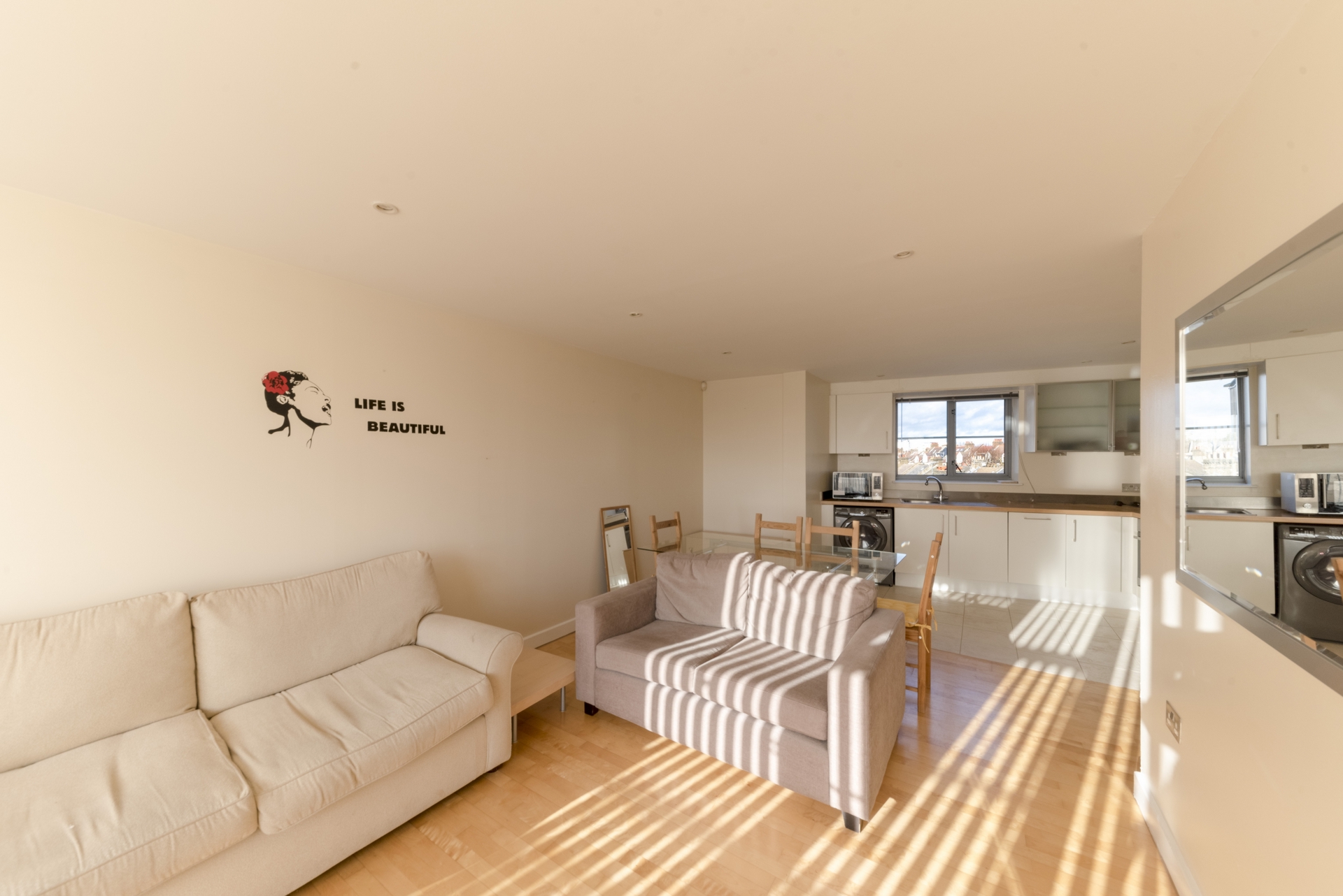 2 Bedroom Flat to rent in Kilburn, London, NW6