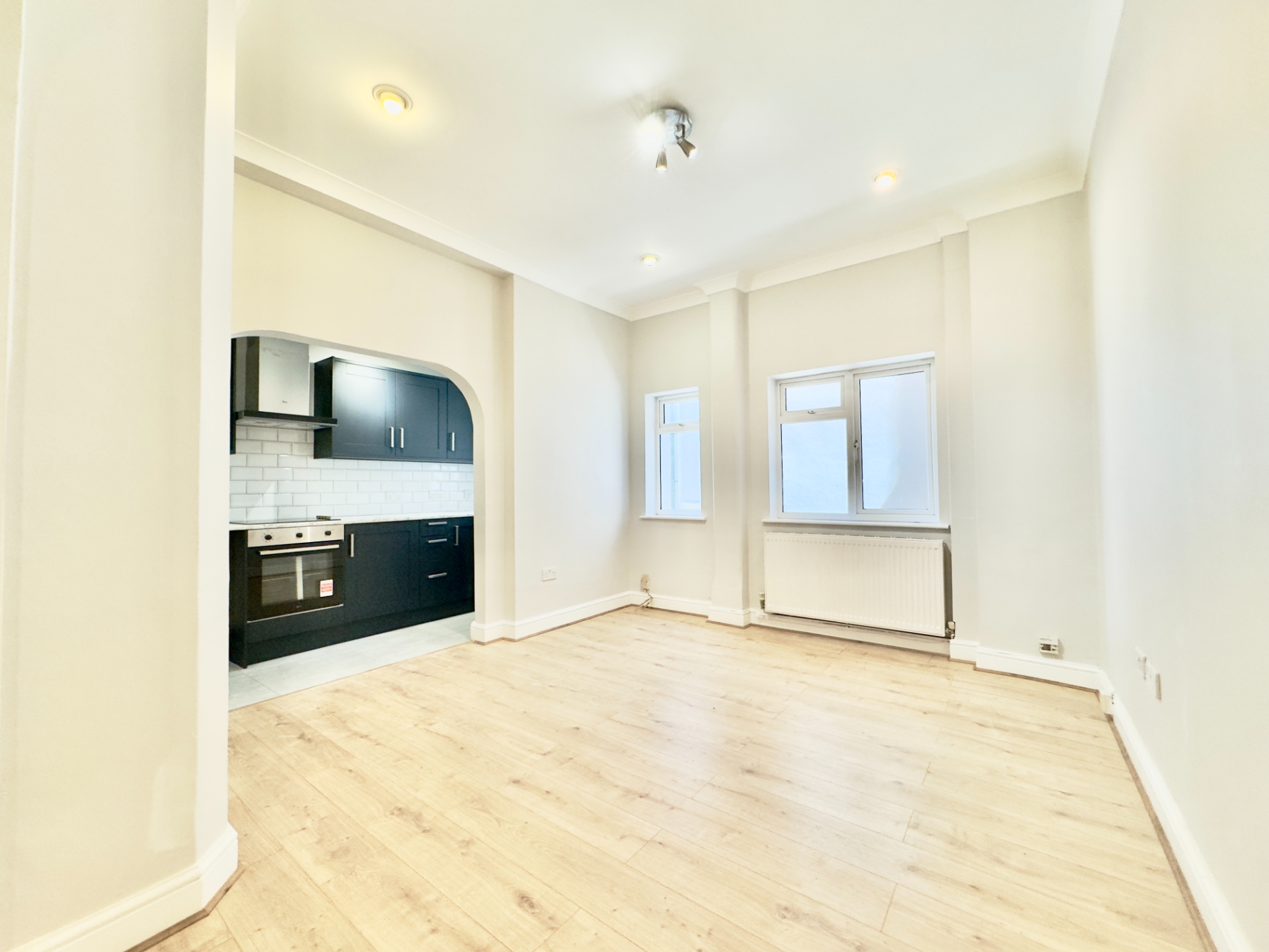1 Bedroom Flat to rent in Manstone Road, London, NW2