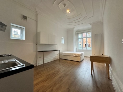 Studio Flat to rent in Parsifal Road, West Hampstead, London, NW6