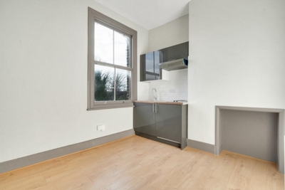 Studio Flat to rent in Iverson Road, West Hampstead, London, NW6