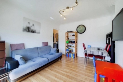 2 Bedroom Apartment to rent in York Way, Whetstone, London, N20