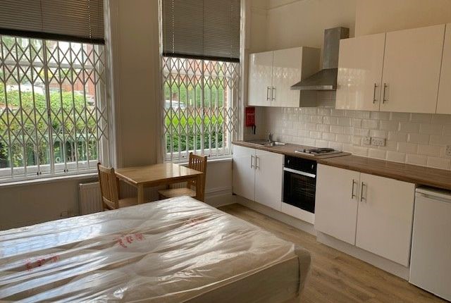 Studio to rent in West Hampstead, London, NW6