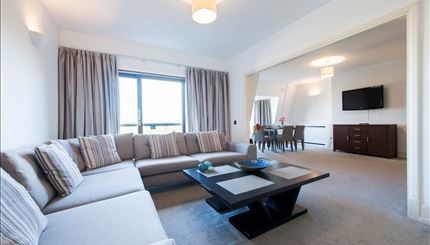 4 Bedroom Flat to rent in Regents Park, London, NW8