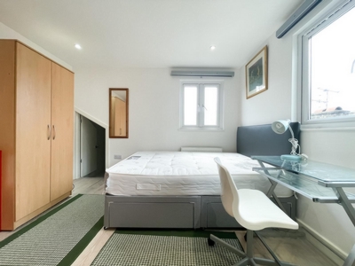 Room To Let to rent in Hanover Road, Kensal Rise, London, NW10