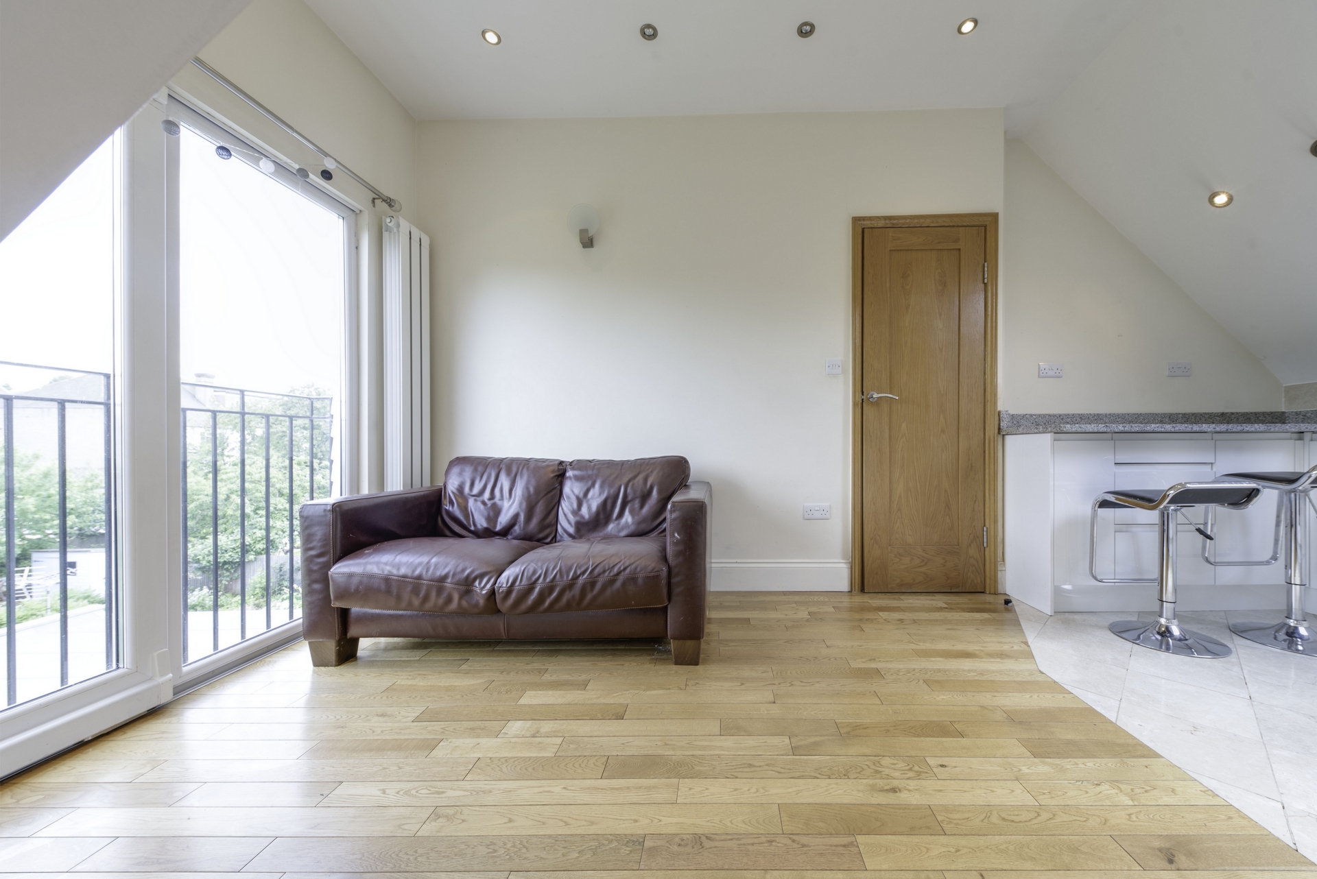 2 Bedroom Flat to rent in West Hampstead, London, NW2