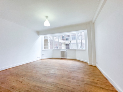 2 Bedroom Apartment to rent in Shoot Up Hill, Kilburn, London, NW2