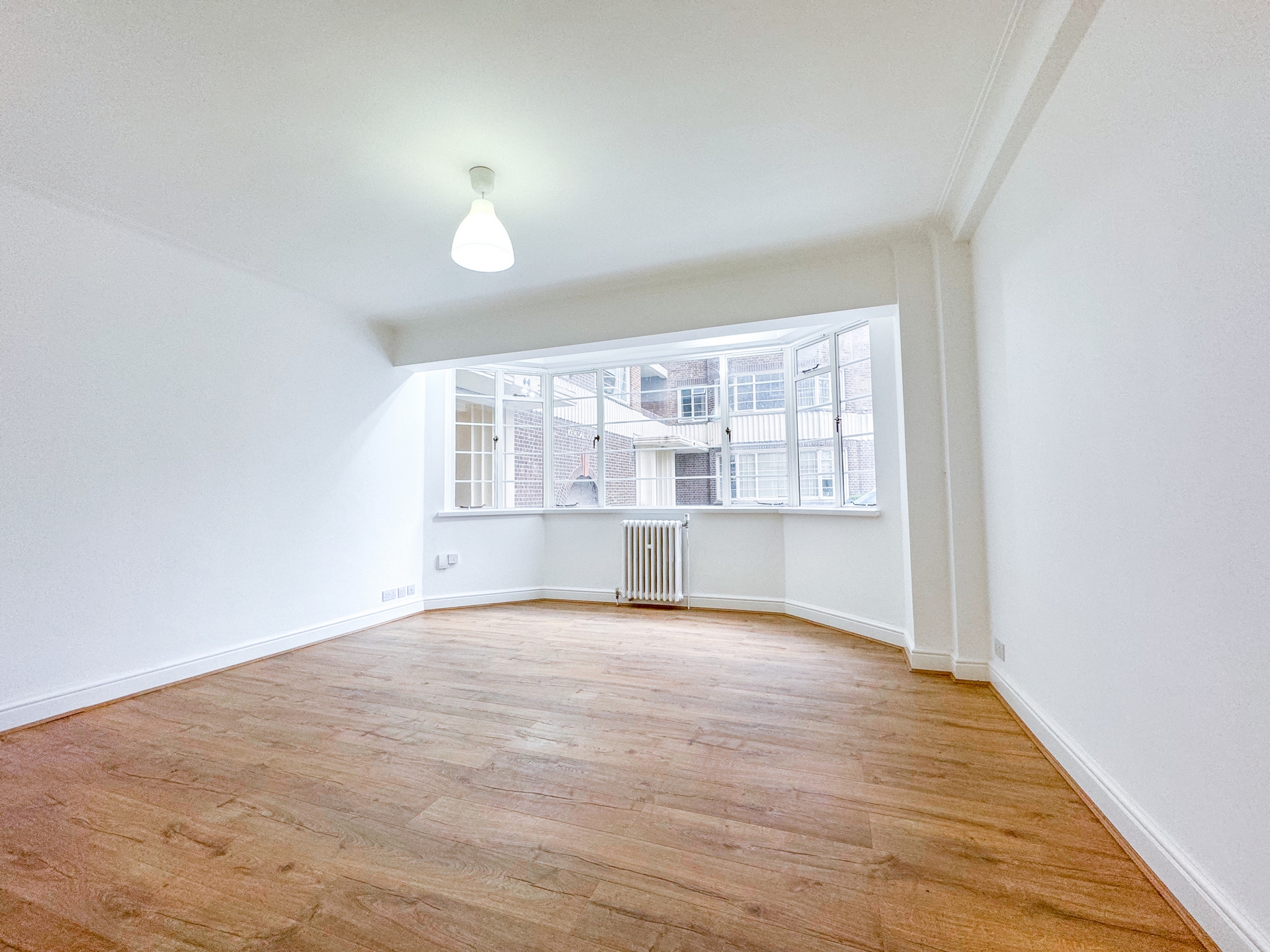 2 Bedroom Apartment to rent in Kilburn, London, NW2