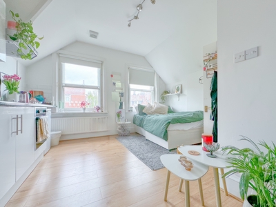 Studio to rent in Fawley Road, West Hampstead, London, NW6