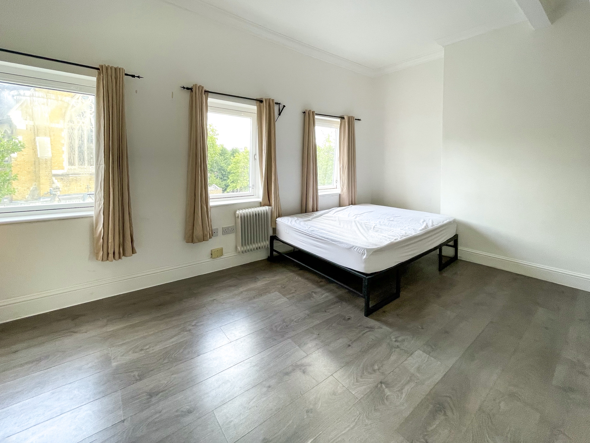 Flat to rent in Mazenod Avenue, Kilburn, London, NW6