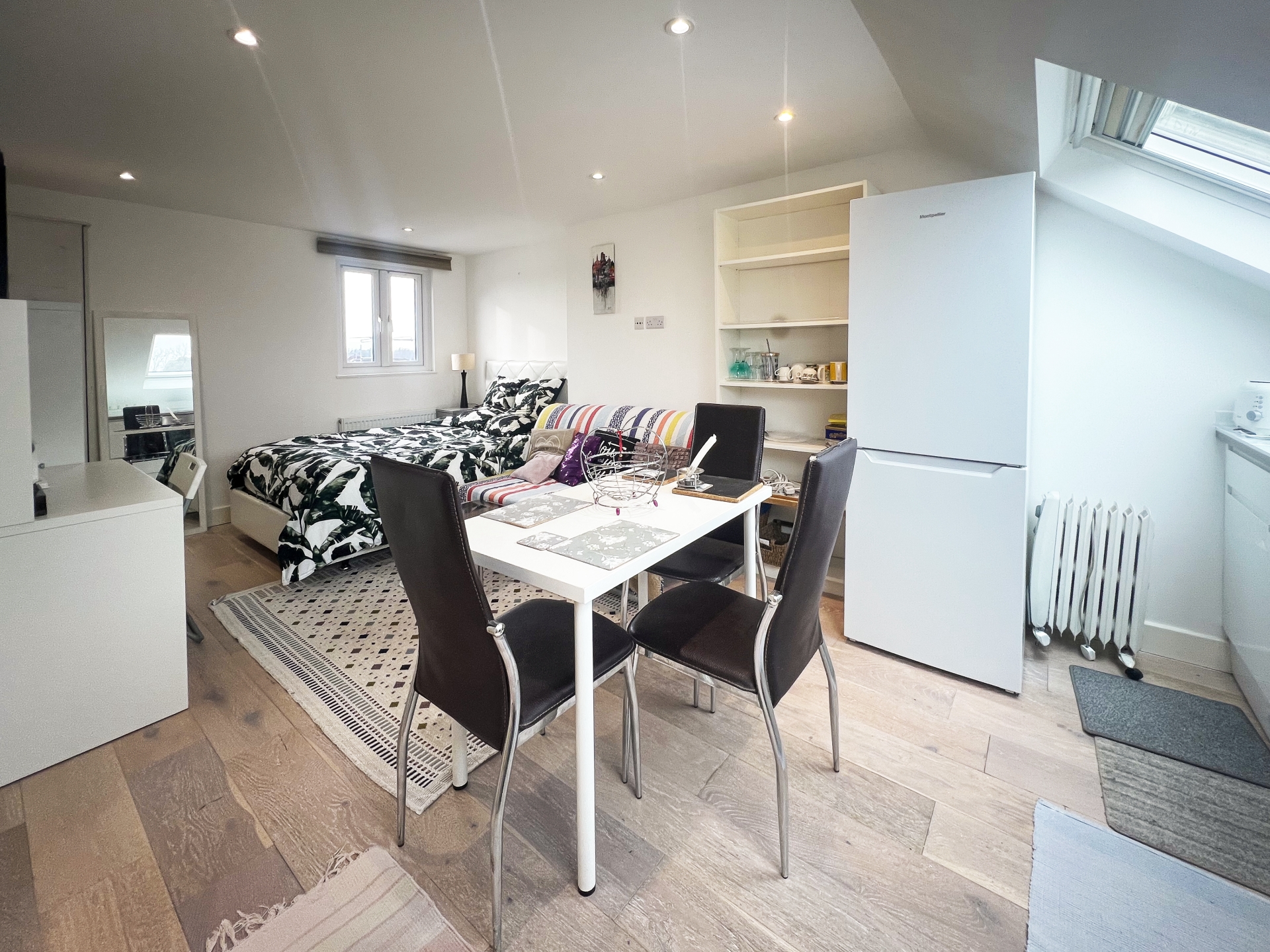 Studio to rent in Hanover Road, Kensal Rise, London, NW10