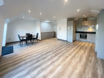 2 Bedroom Flat to rent in Ballards Lane, North Finchley, London, N12