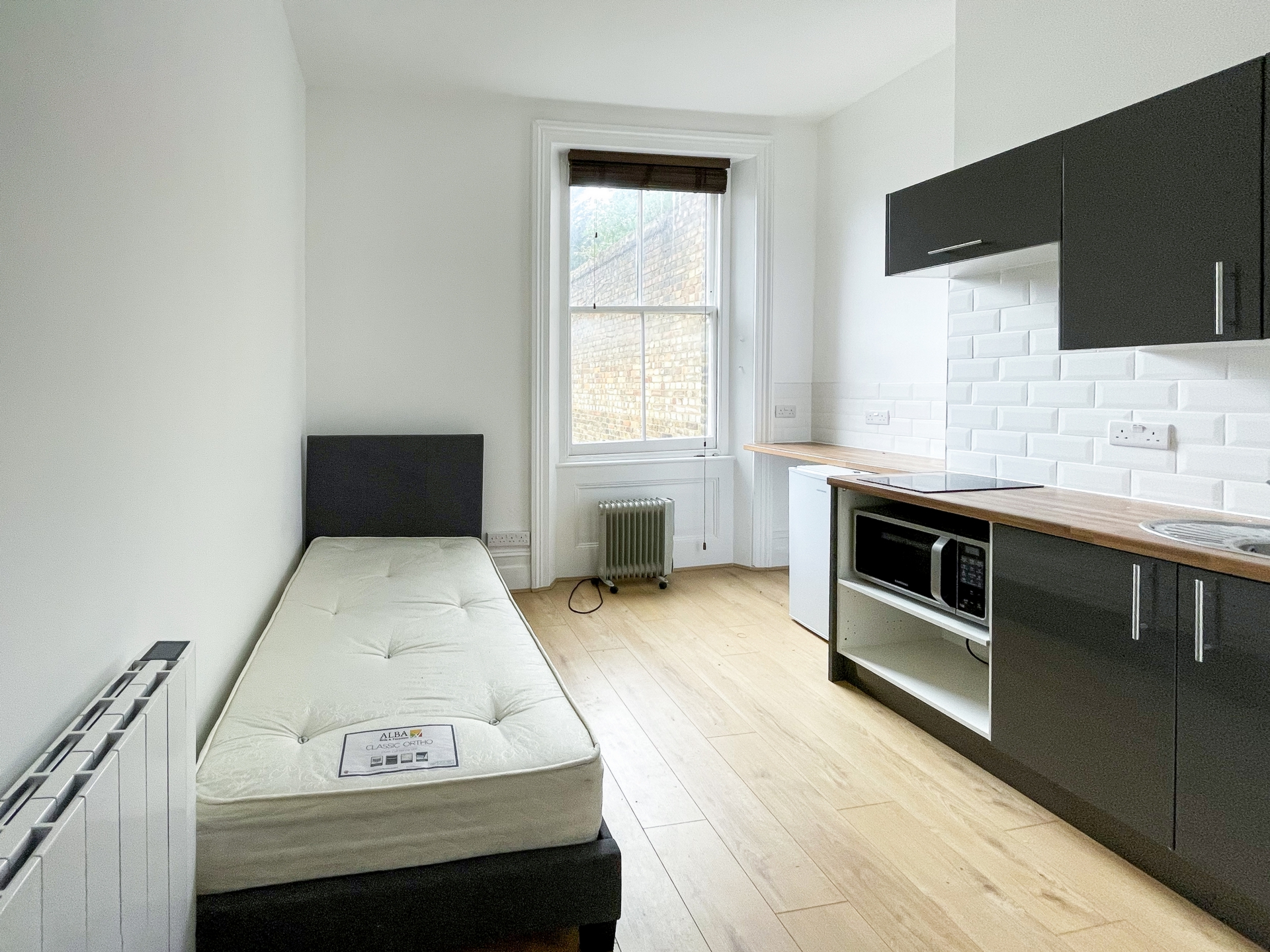 Studio to rent in West Hampstead, London, NW6