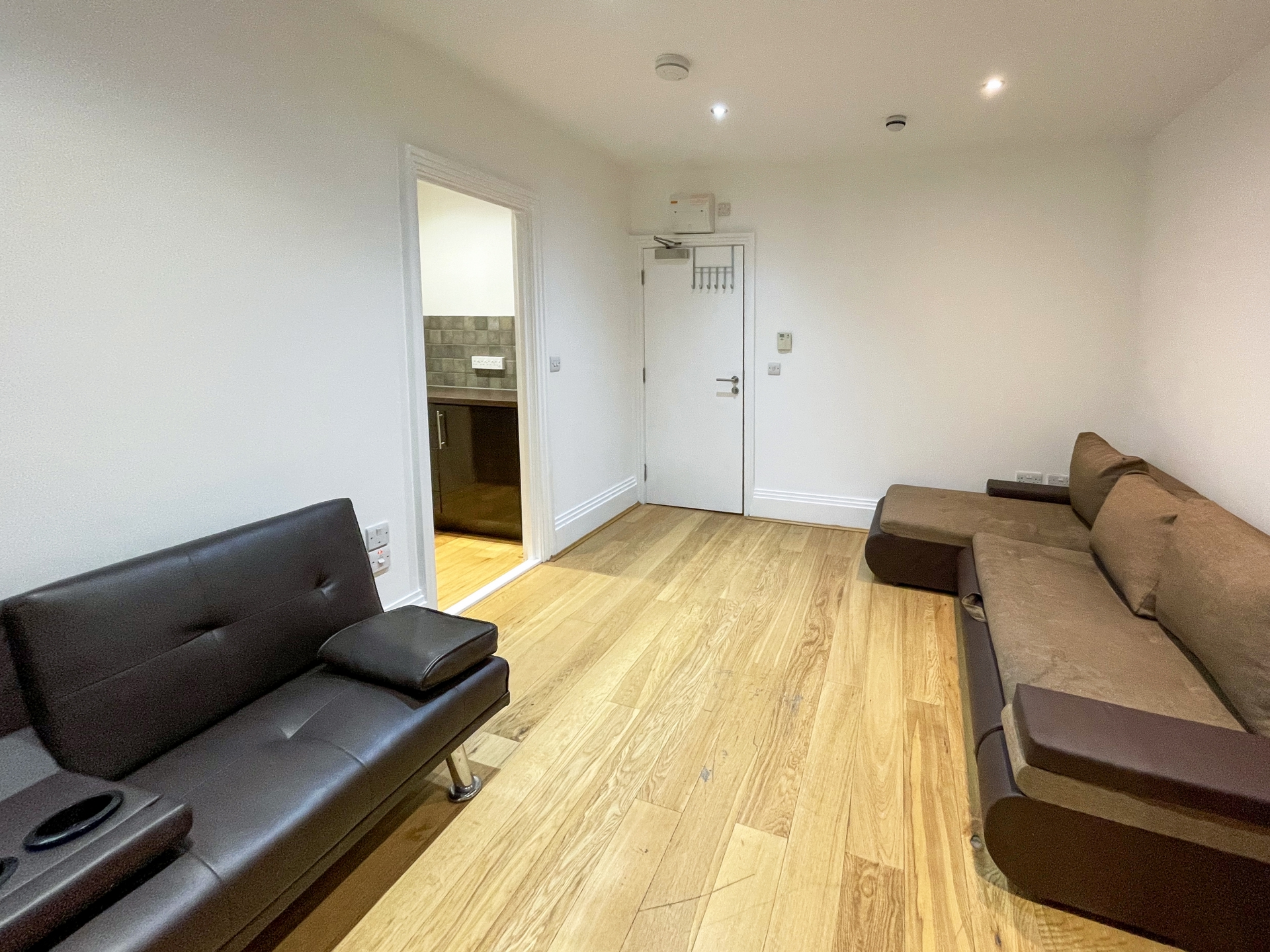 Studio to rent in West Hampstead, London, NW6