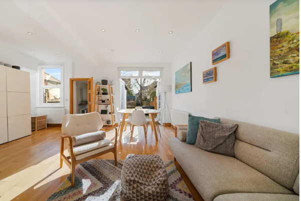 3 Bedroom Semi Detached to rent in Temple Fortune, London, NW11