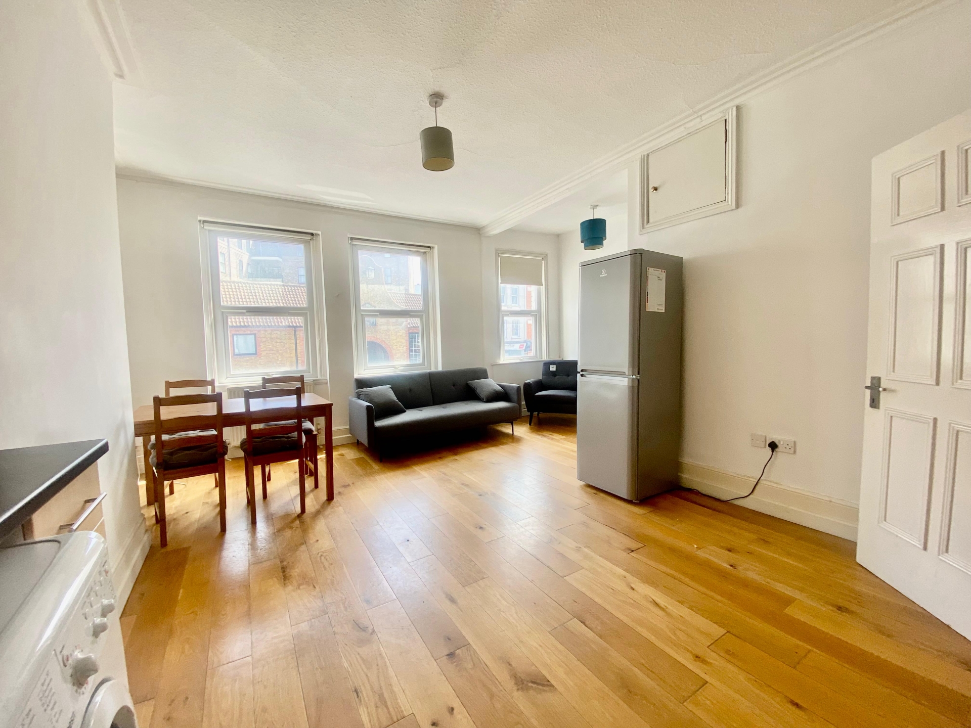 3 Bedroom House to rent in Barnet, London, NW2