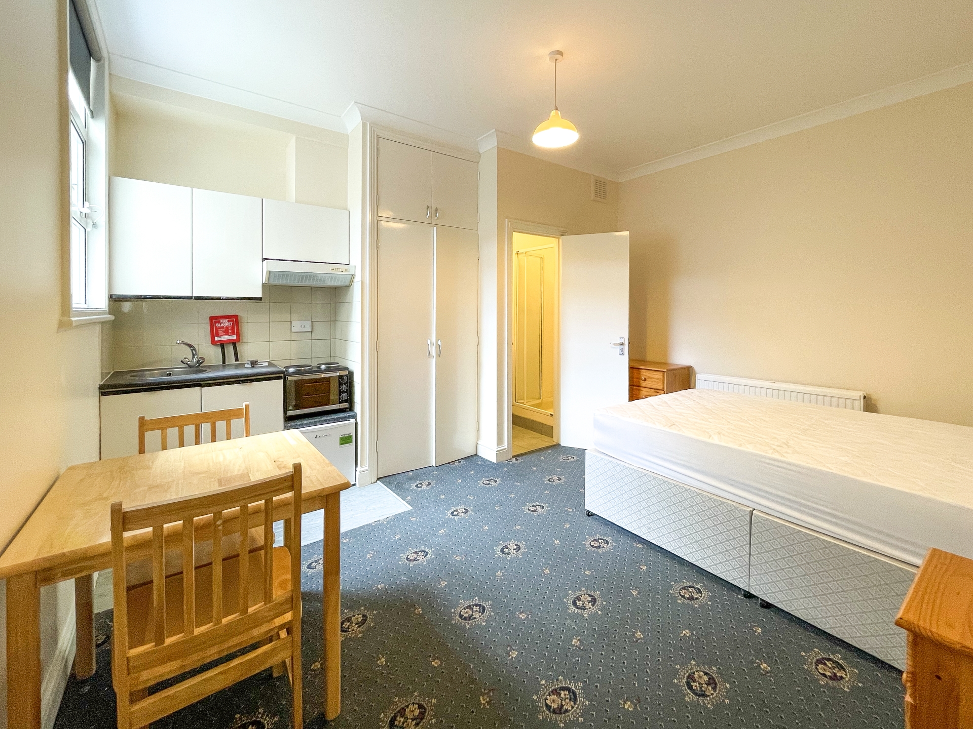 1 Bedroom Bedsit to rent in Kensal Green, London, NW10 1 Bedroom Bedsit to rent in Kensal Green, London, NW10