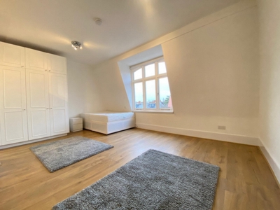 Studio to rent in Parsifal Road, West Hampstead, London, NW6
