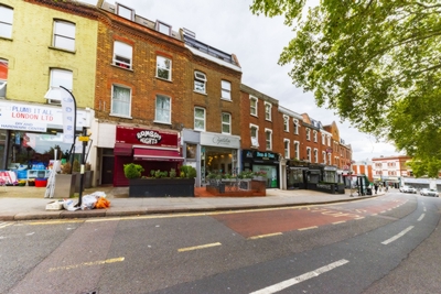 2 Bedroom Flat to rent in Fortune Green Road, West Hampstead, London, NW6