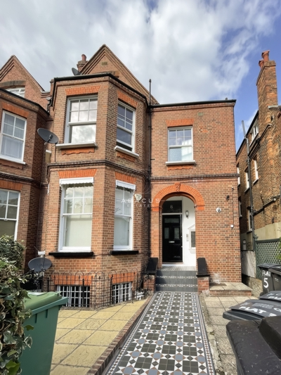 Studio to rent in Lambolle Road, Belsize Park, London, NW3