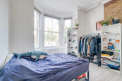 Flat to rent in Mazenod Avenue, Kilburn, London, NW6