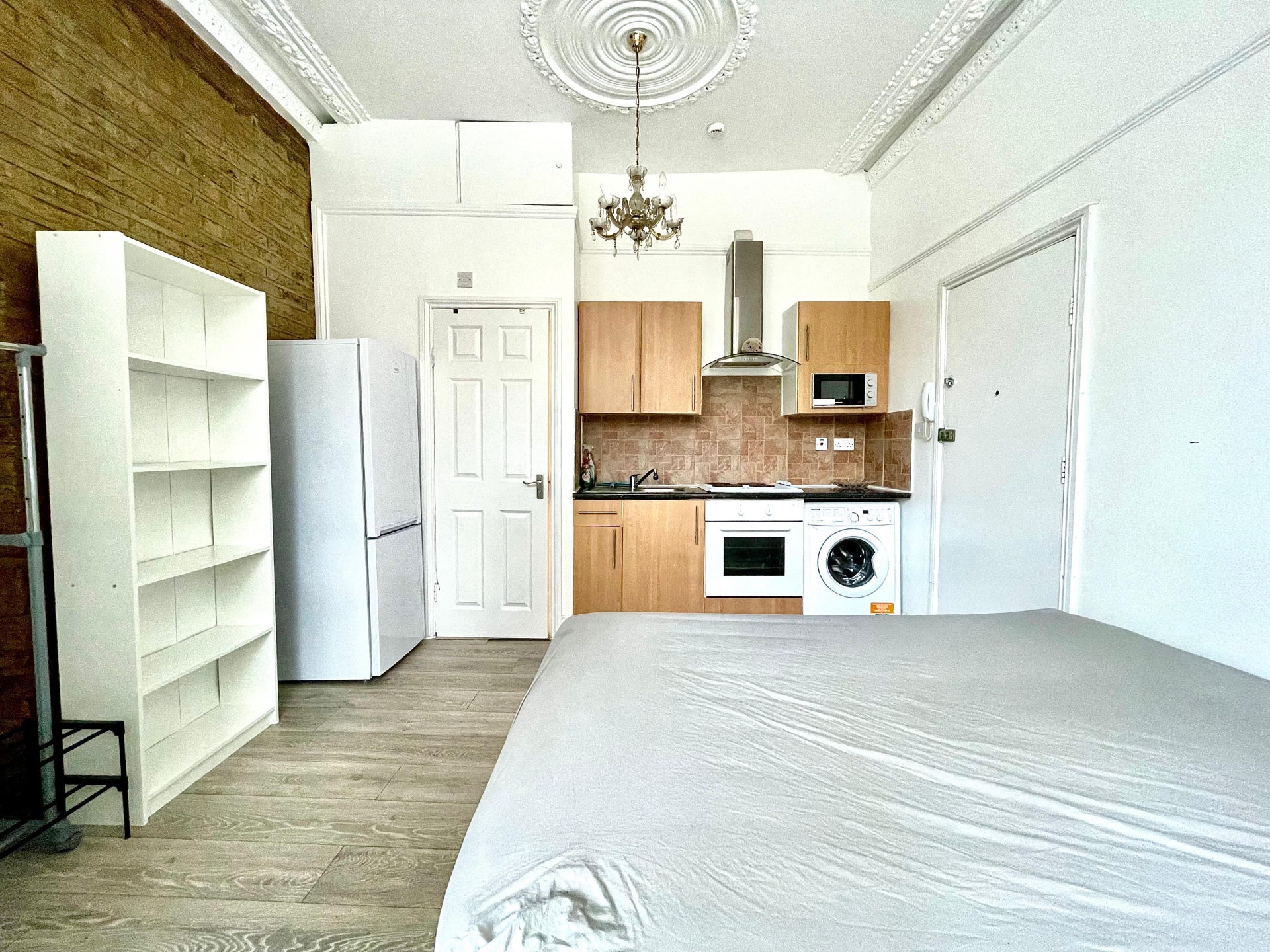 Studio to rent in Mazenod Avenue, Kilburn, London, NW6