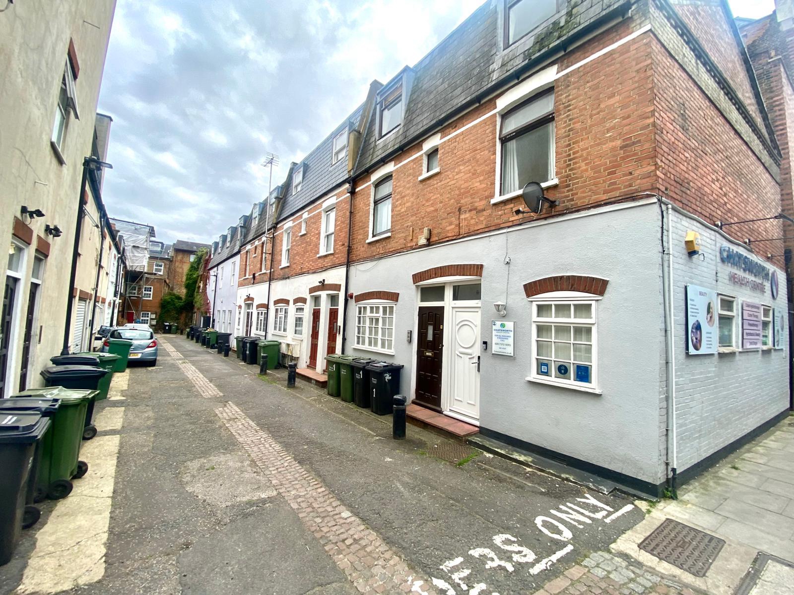 4 Bedroom Flat to rent in Loveridge Mews, Kensal Green, London, NW6