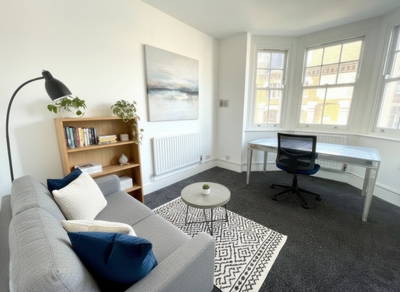 2 Bedroom Flat to rent in Royal College Street, Camden, London, NW1