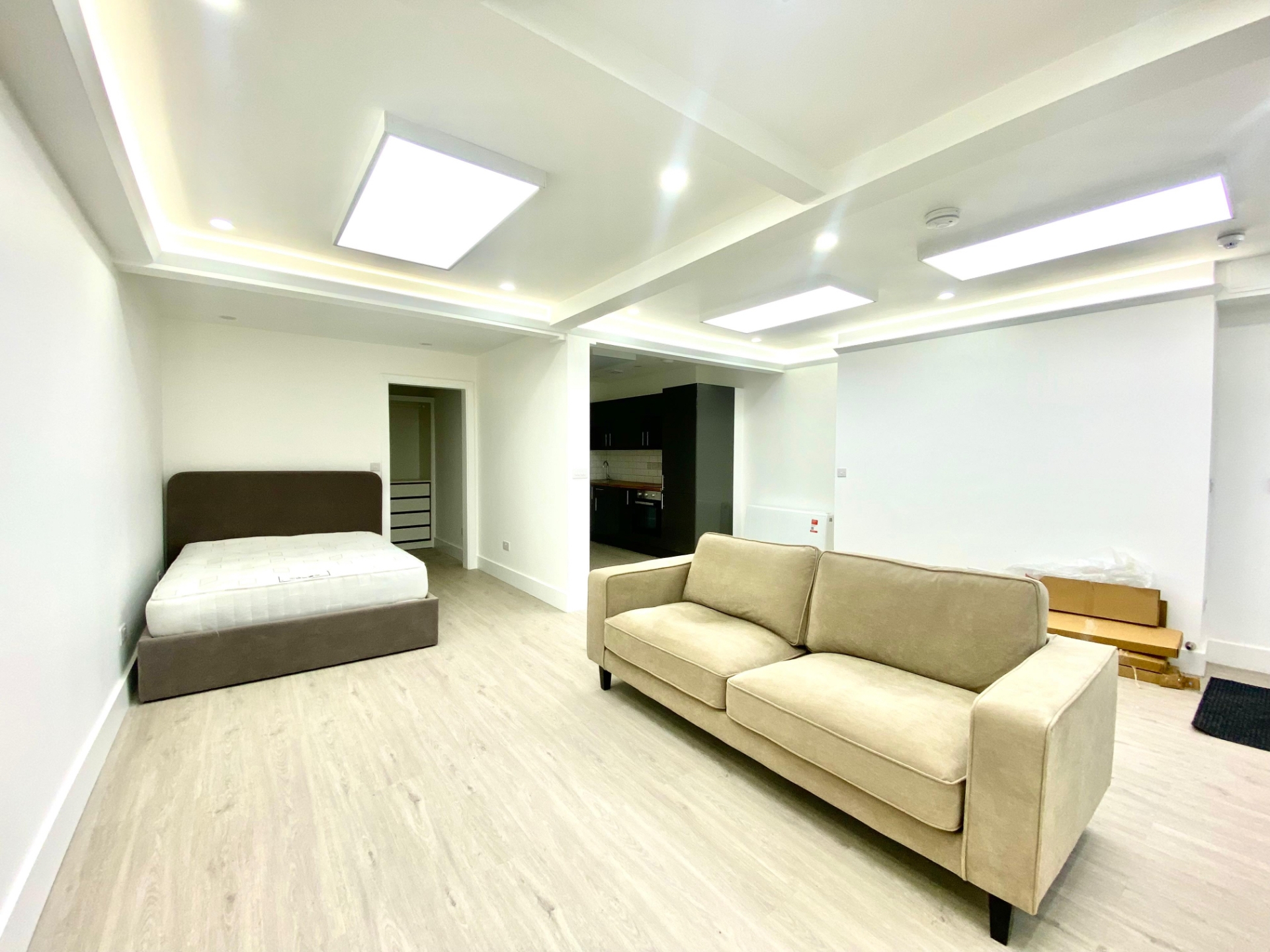 1 Bedroom House to rent in Kilburn High Road, London, NW6