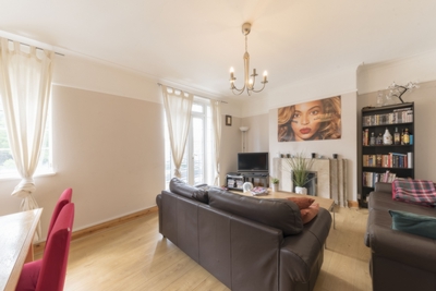 3 Bedroom Flat to rent in West End Lane, West Hampstead, London, NW6