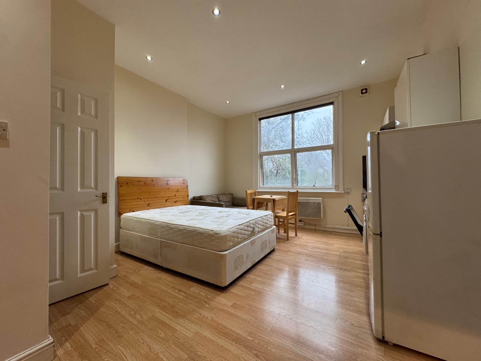 1 Bedroom Studio to rent in Fordwych Road, Camden, London, NW2