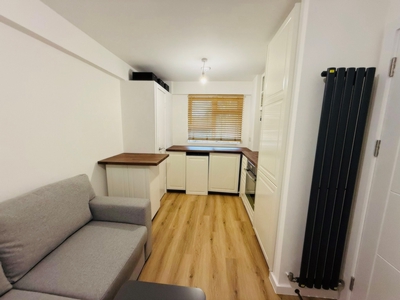 2 Bedroom Flat to rent in Harben Road, Swiss Cottage, London, NW6
