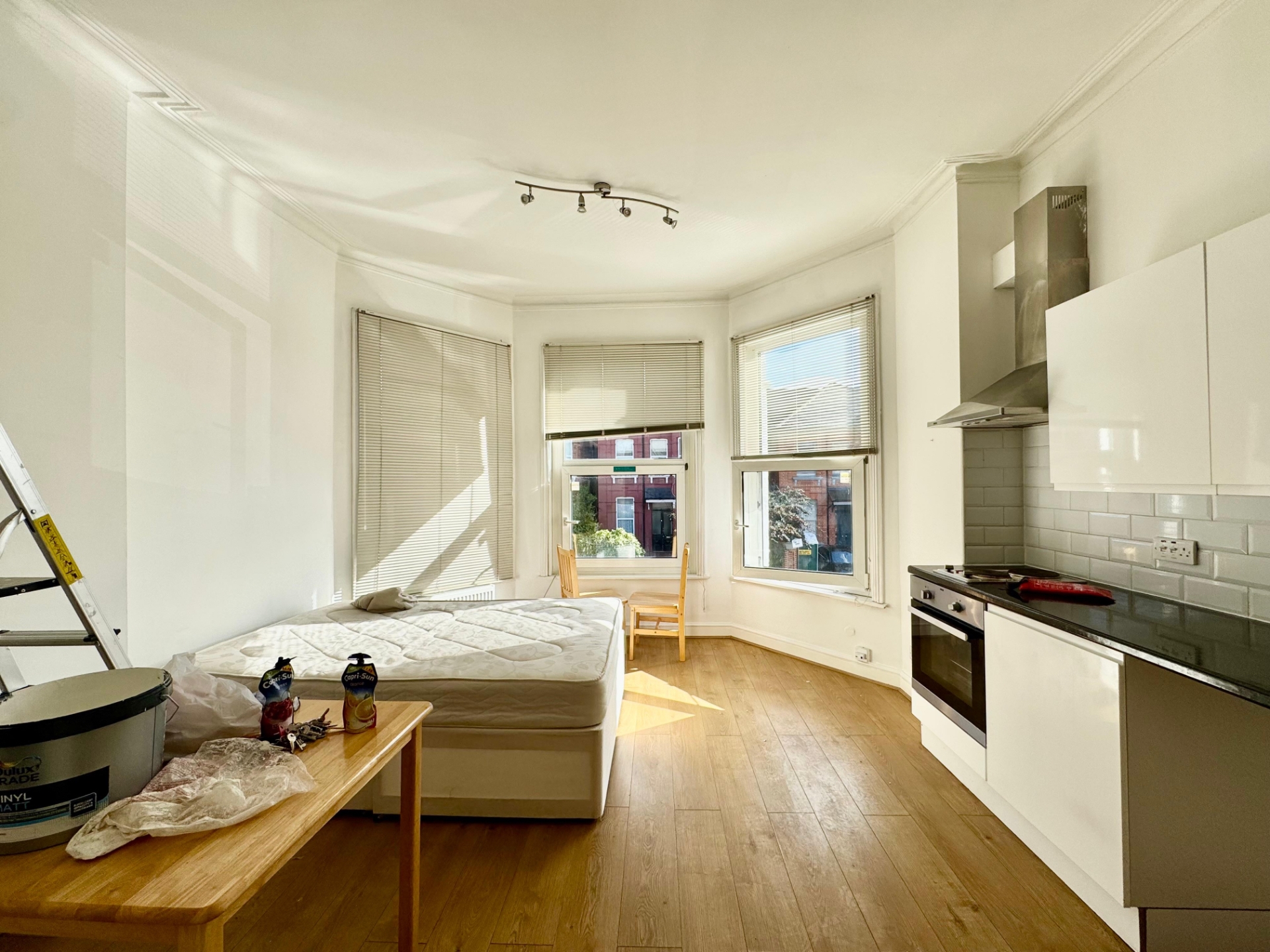 Flat to rent in Kilburn, London, NW2