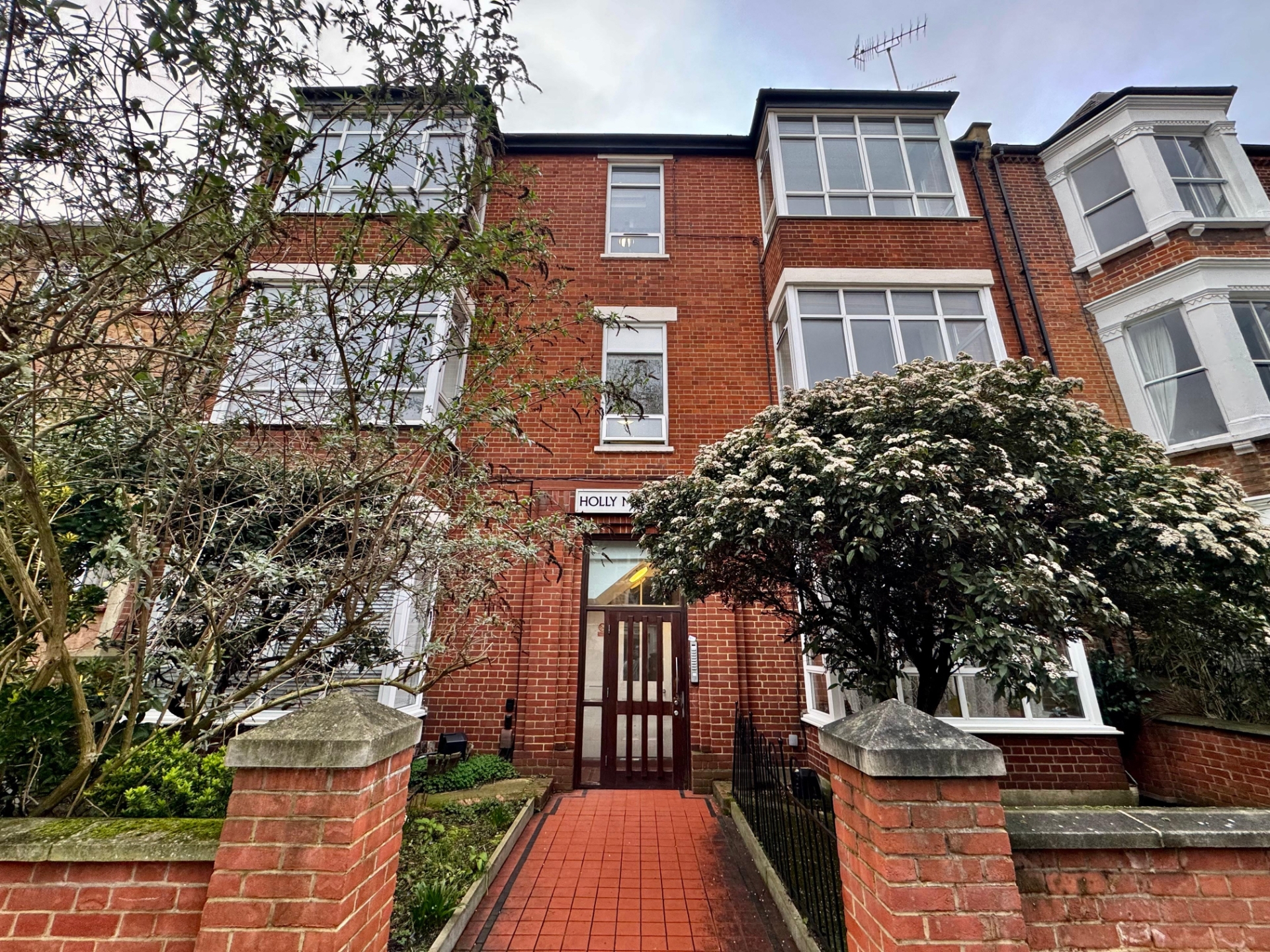 3 Bedroom Flat to rent in Fortune Green Road, Camden, London, NW6