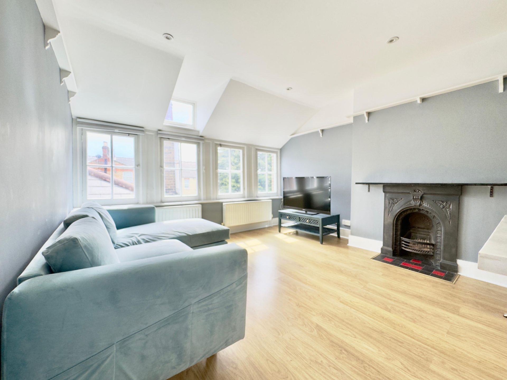 1 Bedroom Flat to rent in Inglewood Road, West Hampstead, London, NW6