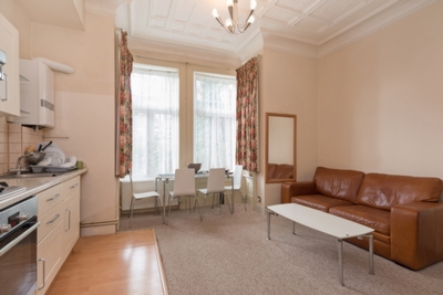 Flat to rent in Hilltop Road, West Hampstead, London, NW6