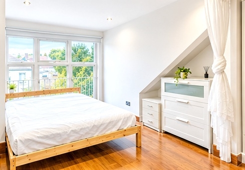 Flat to rent in Gladstone Park Gardens, Dollis Hill, London, NW2