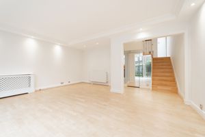 5 Bedroom House to rent in Meadowbank, Primrose Hill, London, NW3