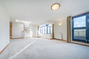 3 Bedroom Flat to rent in Firecrest Drive, Hampstead, London, NW3