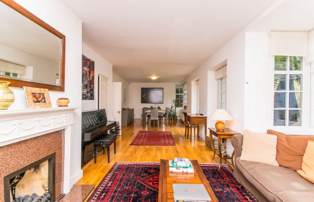 5 Bedroom Detached to rent in Hampstead, London, NW3