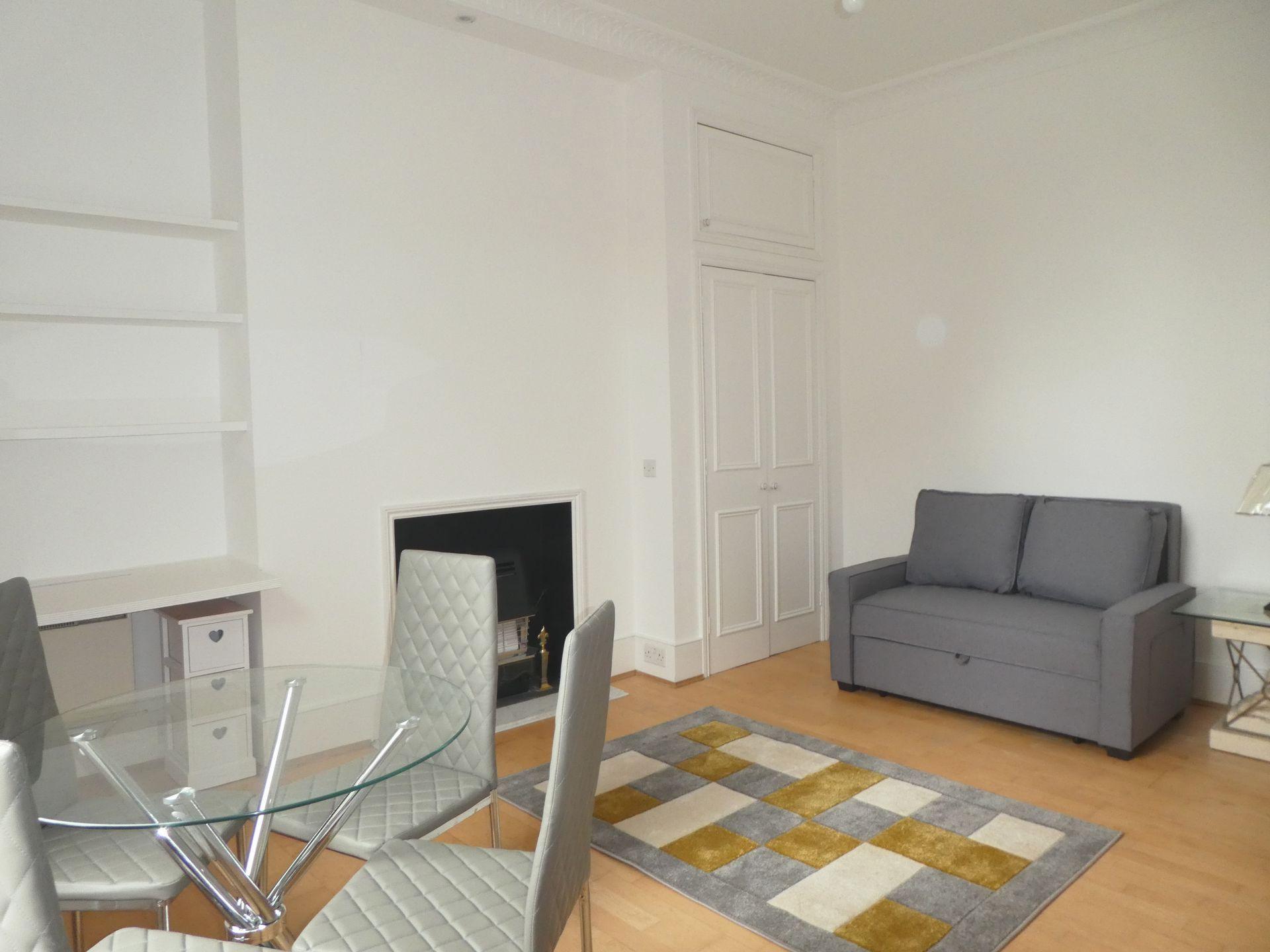 1 Bedroom Studio to rent in Hampstead Heath, London, NW3