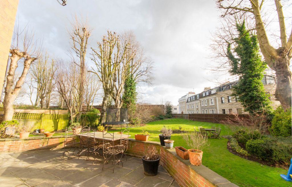 3 Bedroom Apartment to rent in , London, NW3