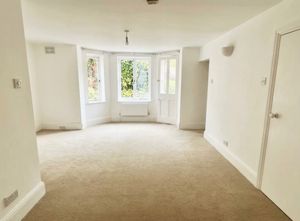 1 Bedroom Studio to rent in Glenloch Road, London, NW3