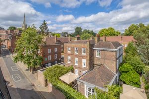 4 Bedroom House to rent in New End Square, Hampstead, London, NW3