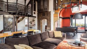 4 Bedroom Apartment to rent in Lyndhurst Road, Hampstead, London, NW3