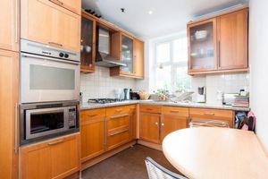 3 Bedroom Apartment to rent in Glenmore Road, Belsize Park, London, NW3